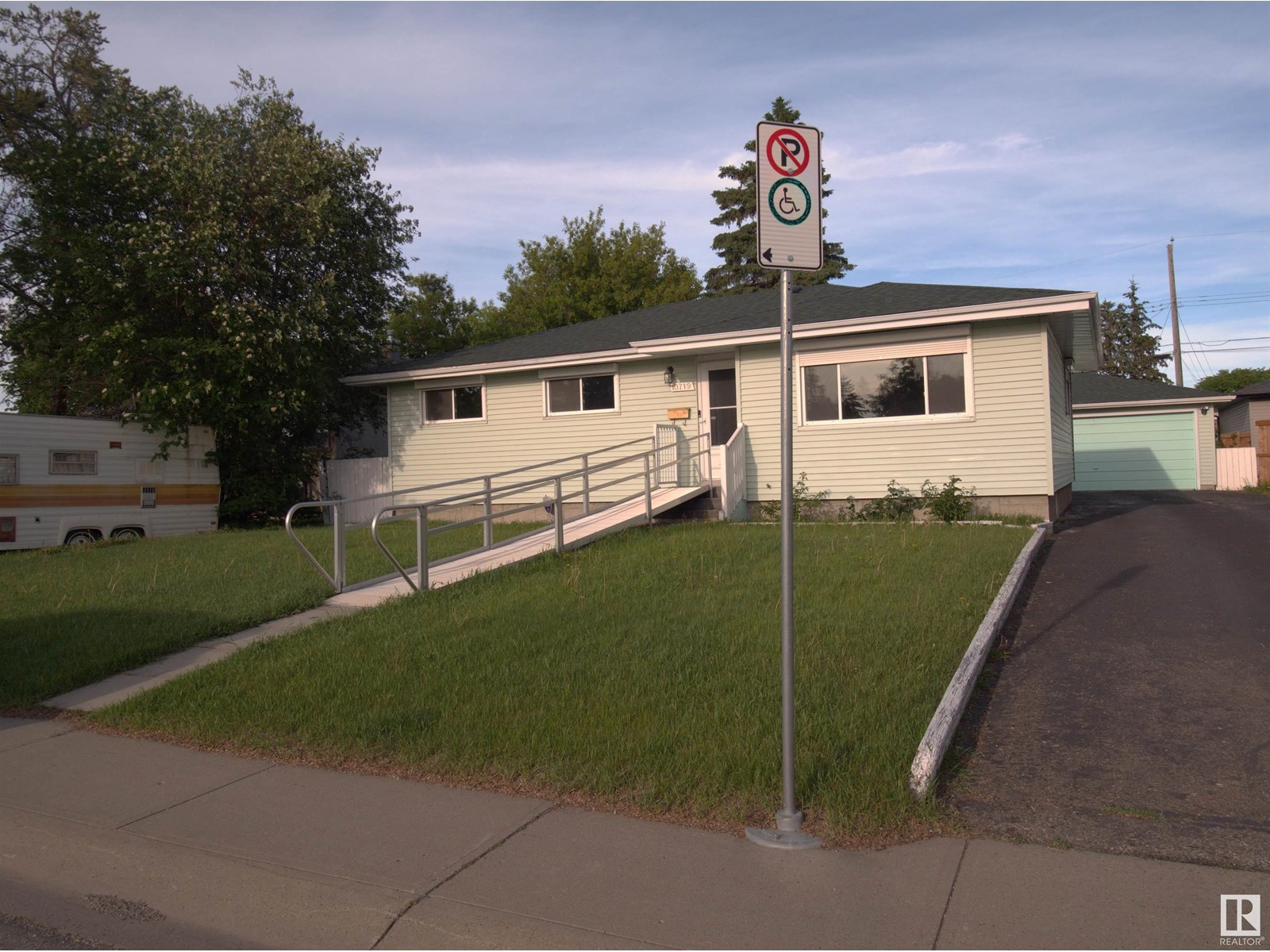 152 Street Nw Unit 10719, Edmonton, AB T5P 1Z2