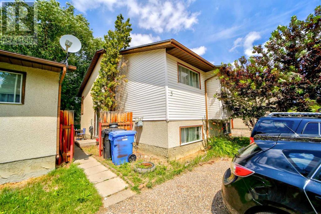 3 Columbia Pl W, Lethbridge, AB T1K 5A8