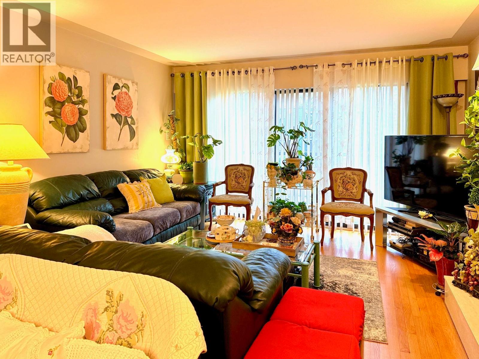 4116 Oxford St, Burnaby, BC V5C 1C9
