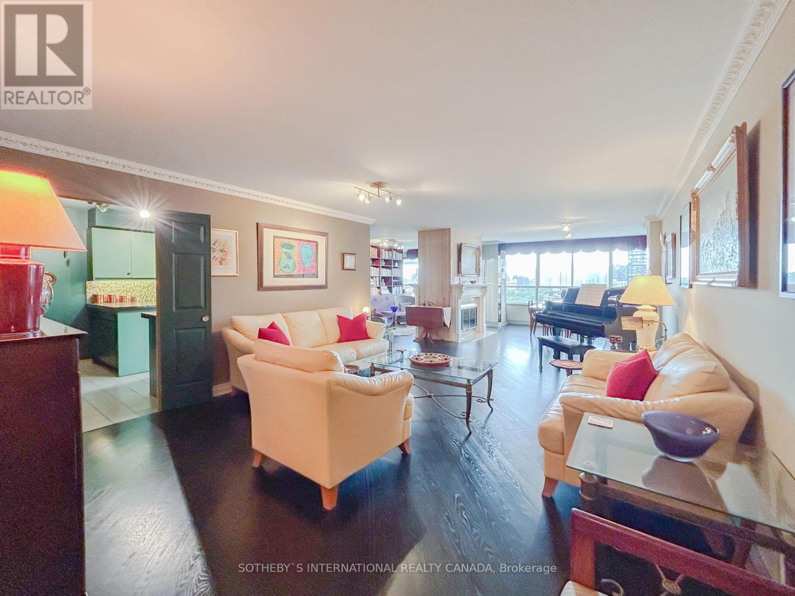 906 130 Carlton St, Toronto, ON M5A 4K3