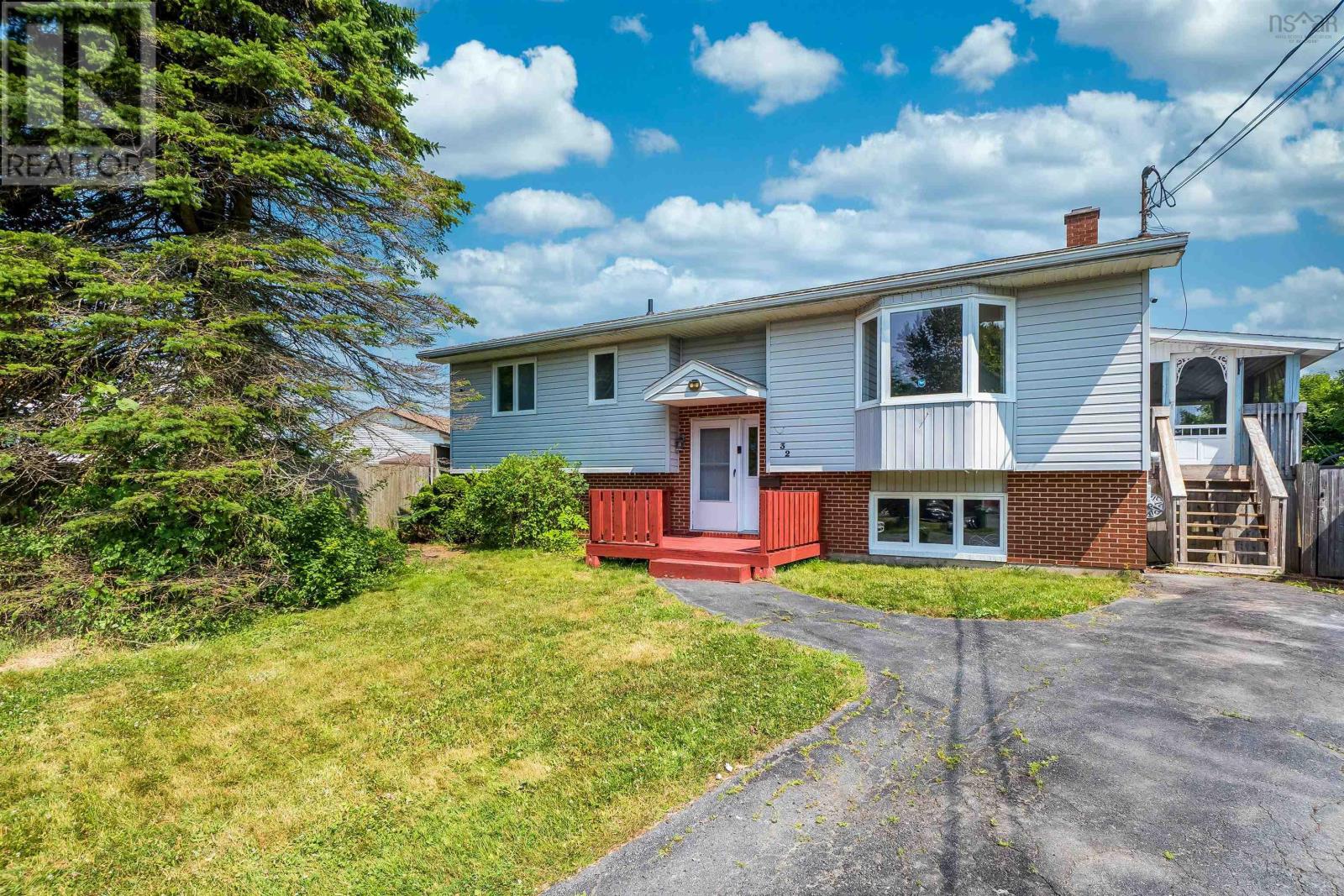 32 Orkney Dr, Dartmouth, NS B2X 1J9