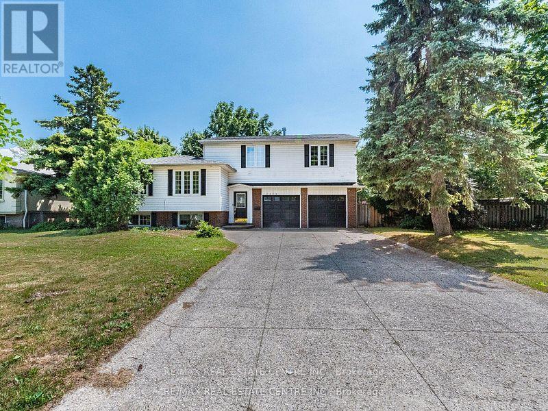2406 Ventura Dr, Oakville, ON L6L 2H4