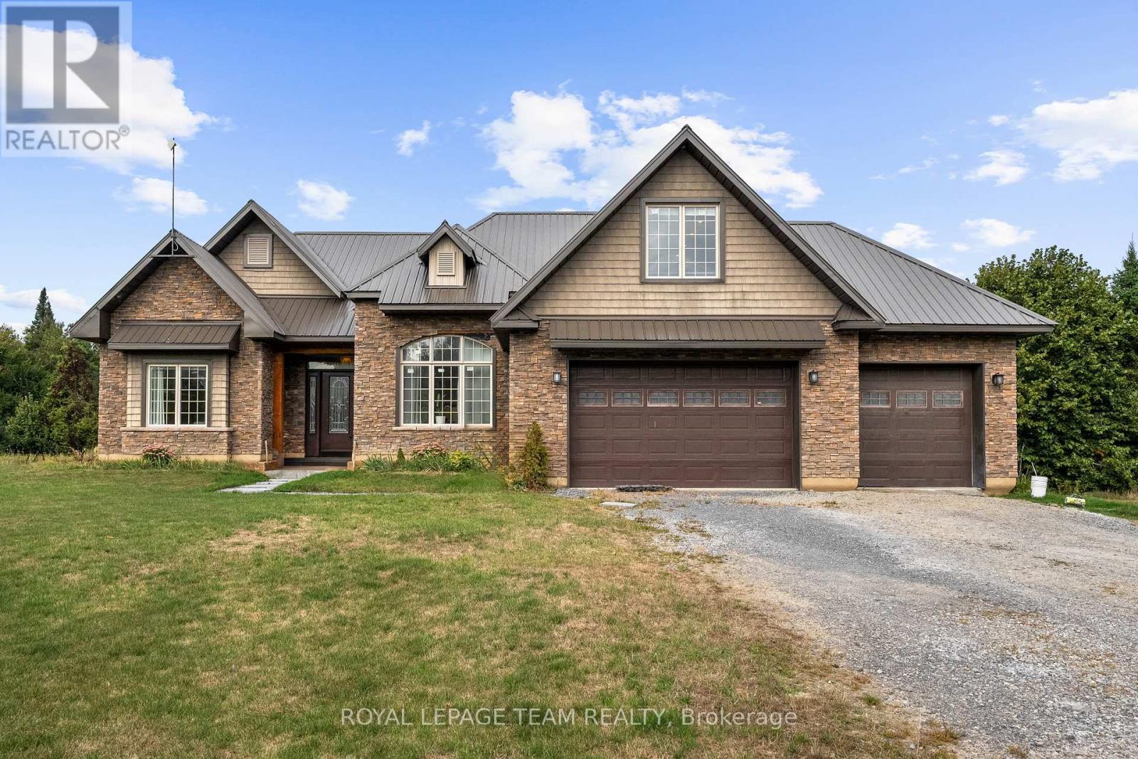 450 Davis Side Rd, Beckwith, ON K7A 4S7