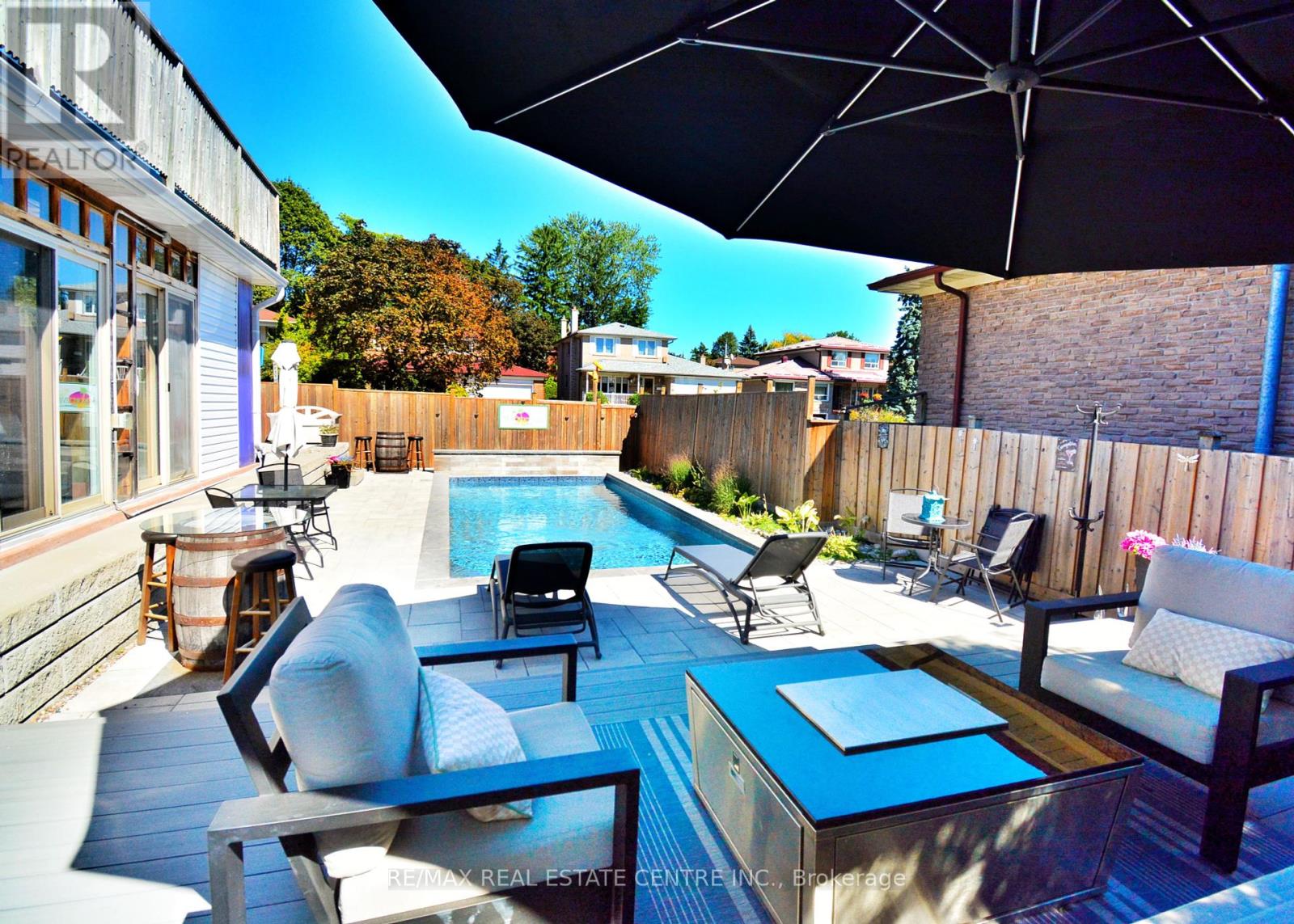 49 Boarhill Dr, Toronto, ON M1S 2L9
