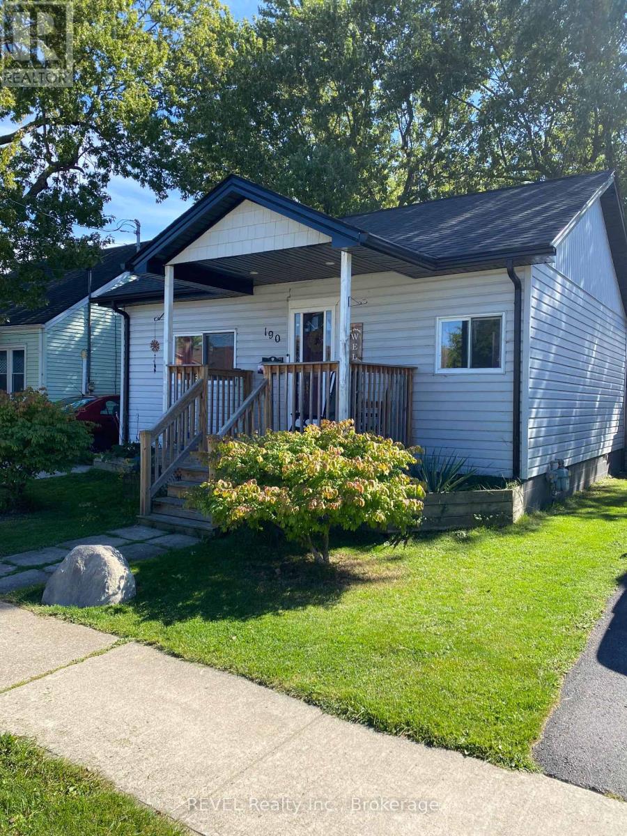 190 Henrietta St, Fort Erie, ON L2A 2K2