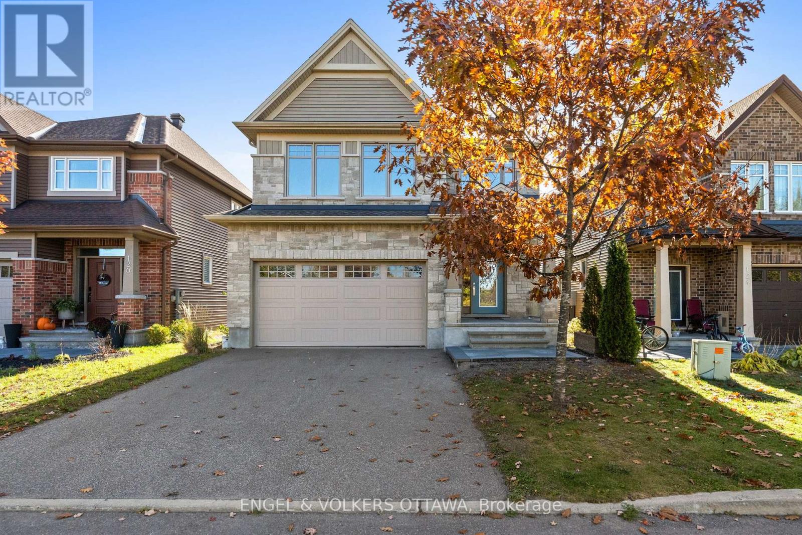 122 Helen Rapp Way, Ottawa, ON K1T 0N4