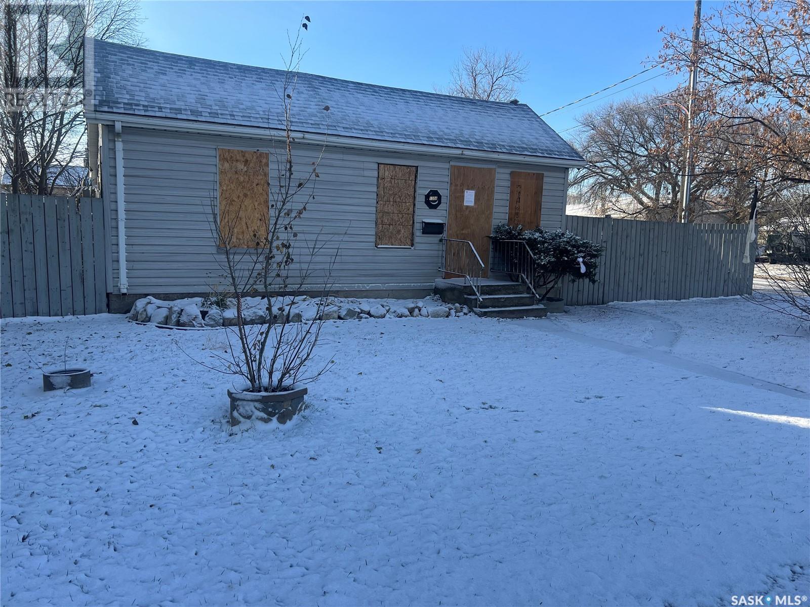 1306 S Railway St E, Swift Current, SK S9H 3B8