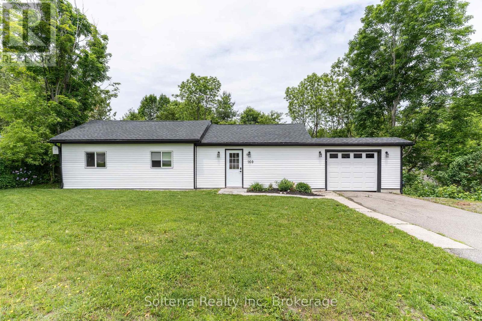 160 Wagner St, Gravenhurst Muskoka S, ON P1P 1C3