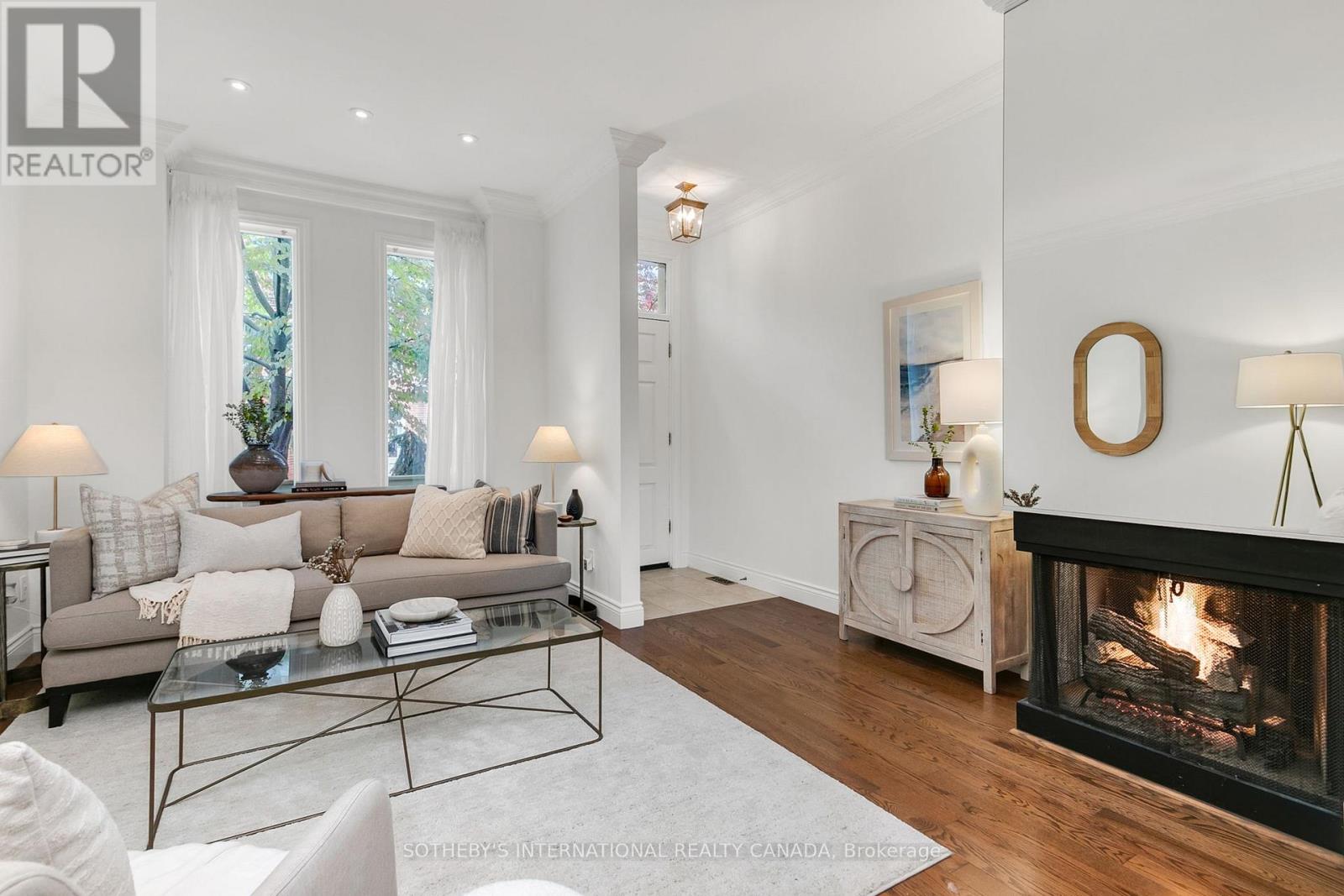 48 Salisbury Ave, Toronto, ON M4X 1C4