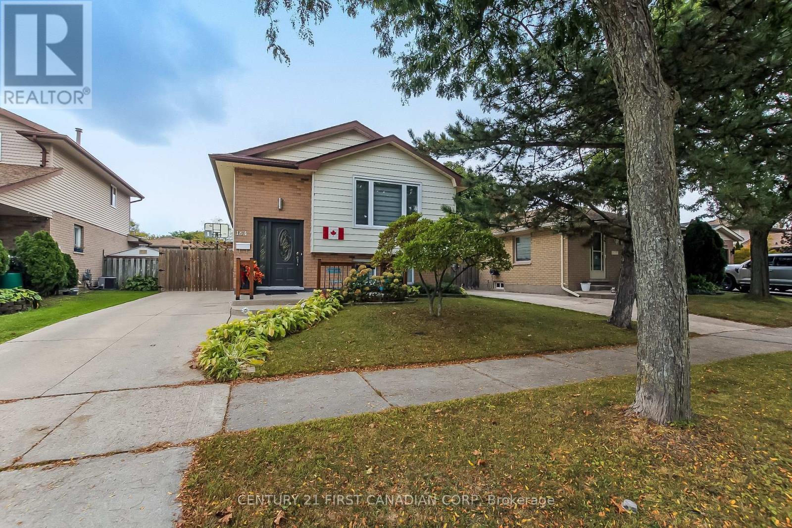 164 Clara Cres, London, ON N6E 3G8