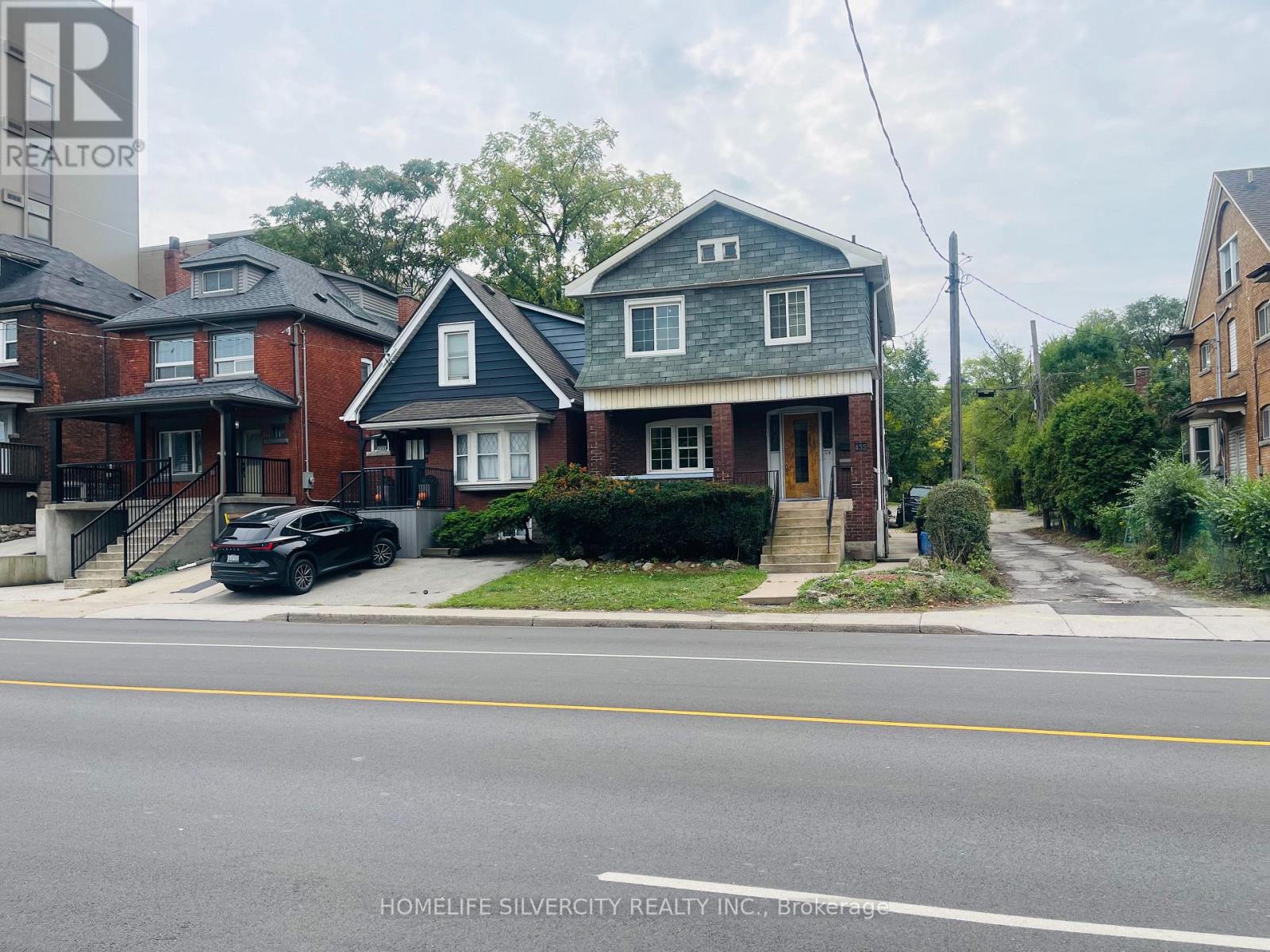 435 Aberdeen Ave, Hamilton, ON L8P 2S4