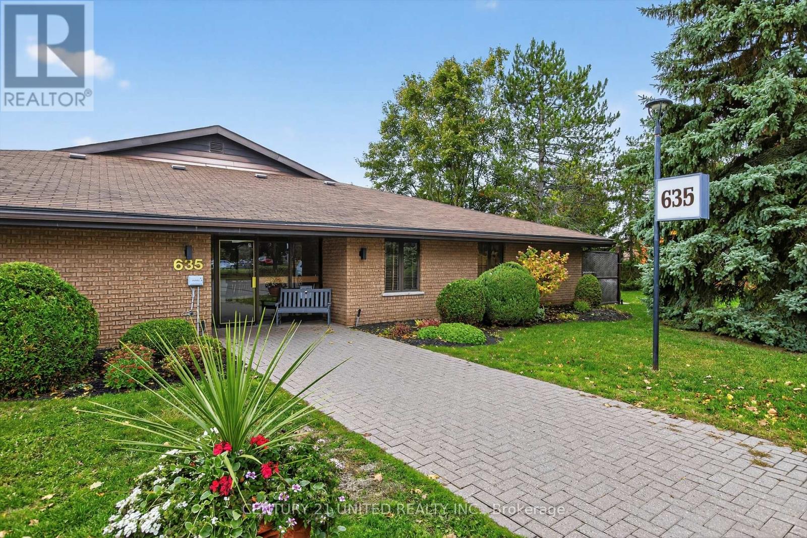 635 Whitaker St Ward 4 St, Peterborough, ON K9H 7L5