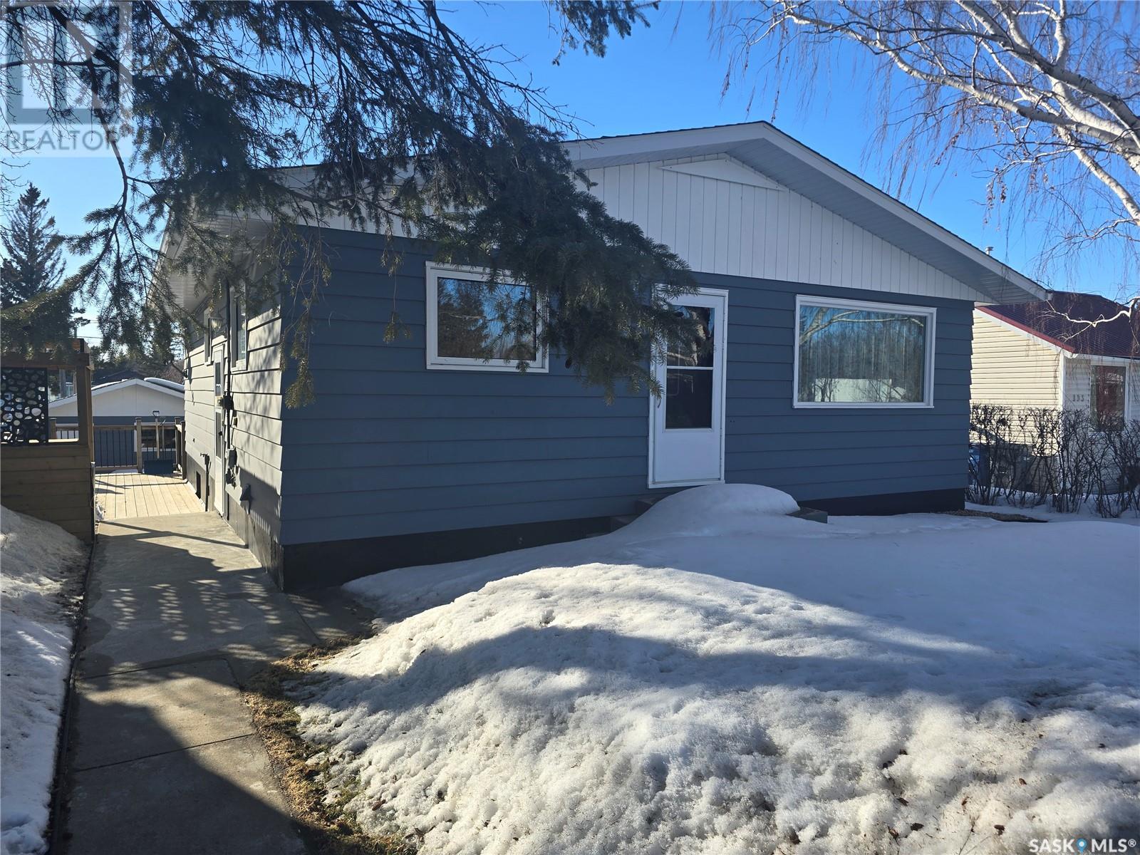 407 5 Street East, Wynyard, SK S0A 4T0