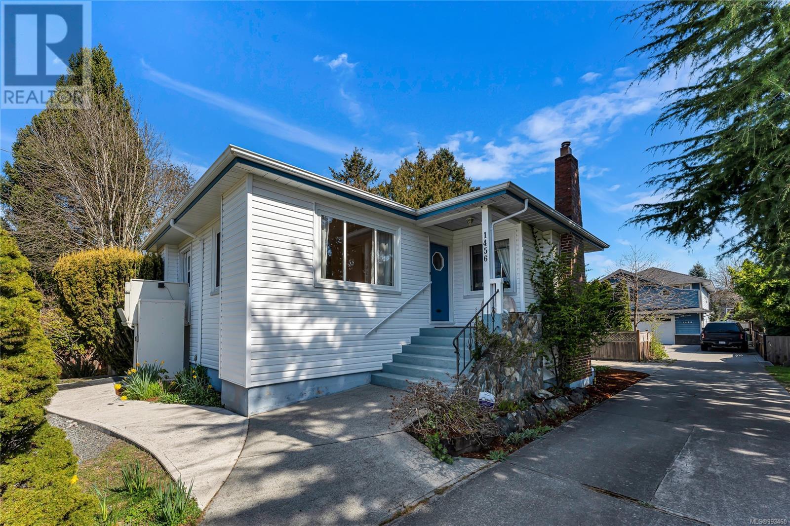 1456 Thurlow Rd, Victoria, BC V8S 1L9