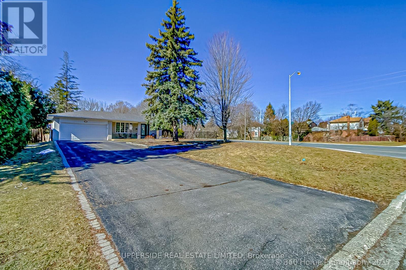 2 Christman Ct, Markham, ON L3P 3C8