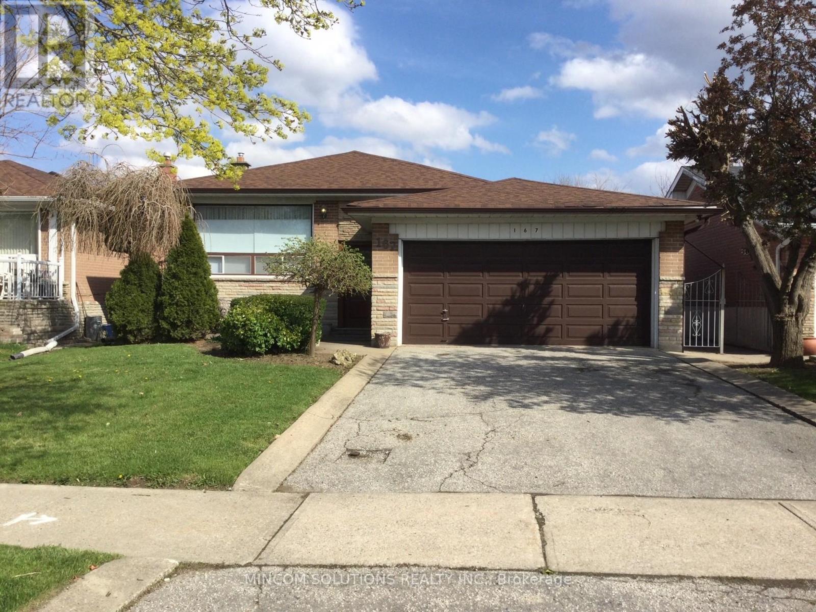 167 Kingsview Blvd, Toronto, ON M9R 1V7