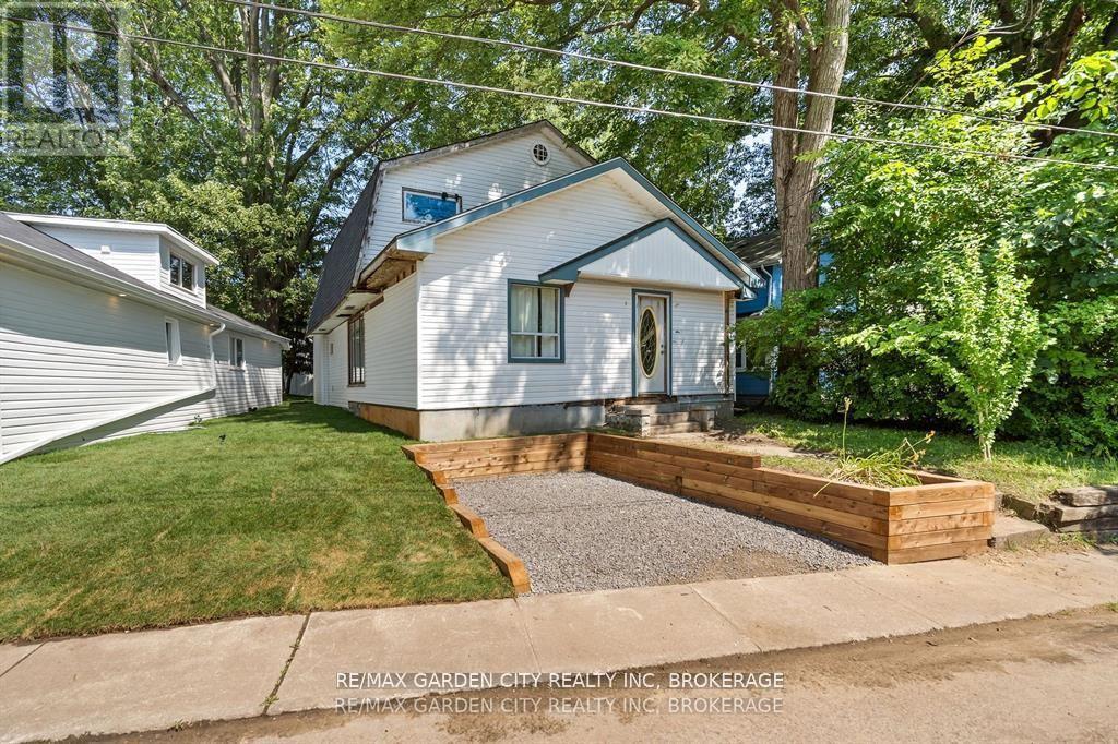 231 Lincoln Rd W, Fort Erie, ON L0S 1B0