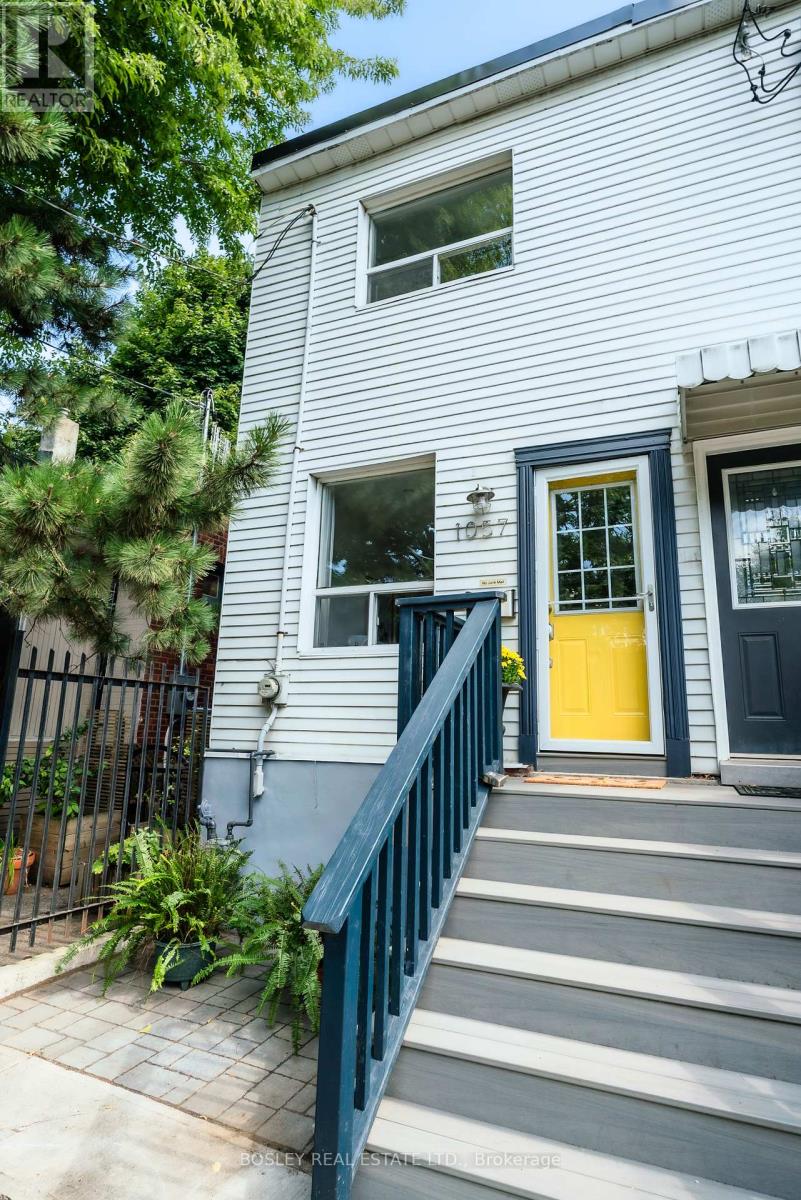 1057 Craven Rd, Toronto, ON M4J 4V7