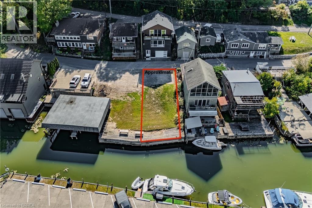 1 Douglas St, Port Dover, ON N0A 1N7