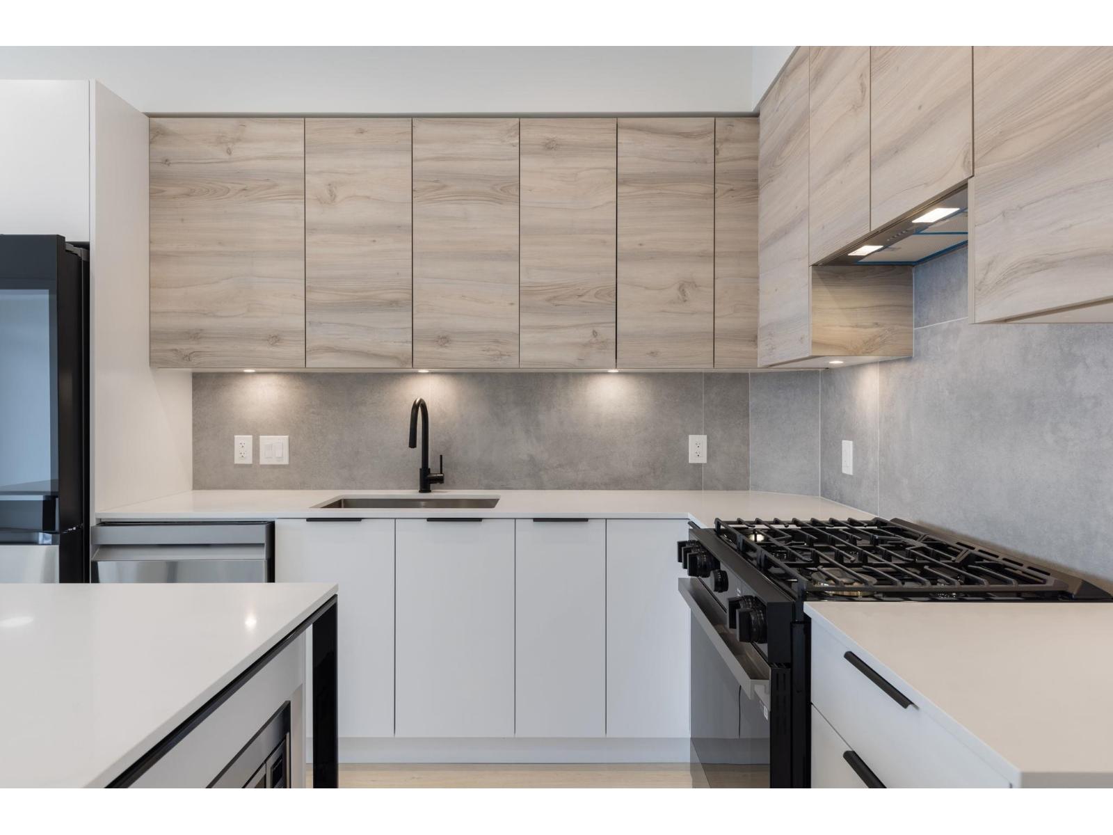 30490 Cardinal Avenue Unit 207, Abbotsford, BC V2T 0C5