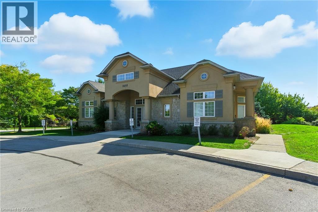 1490 Bishops Gate Unit 305, Oakville, ON L6M 4N3