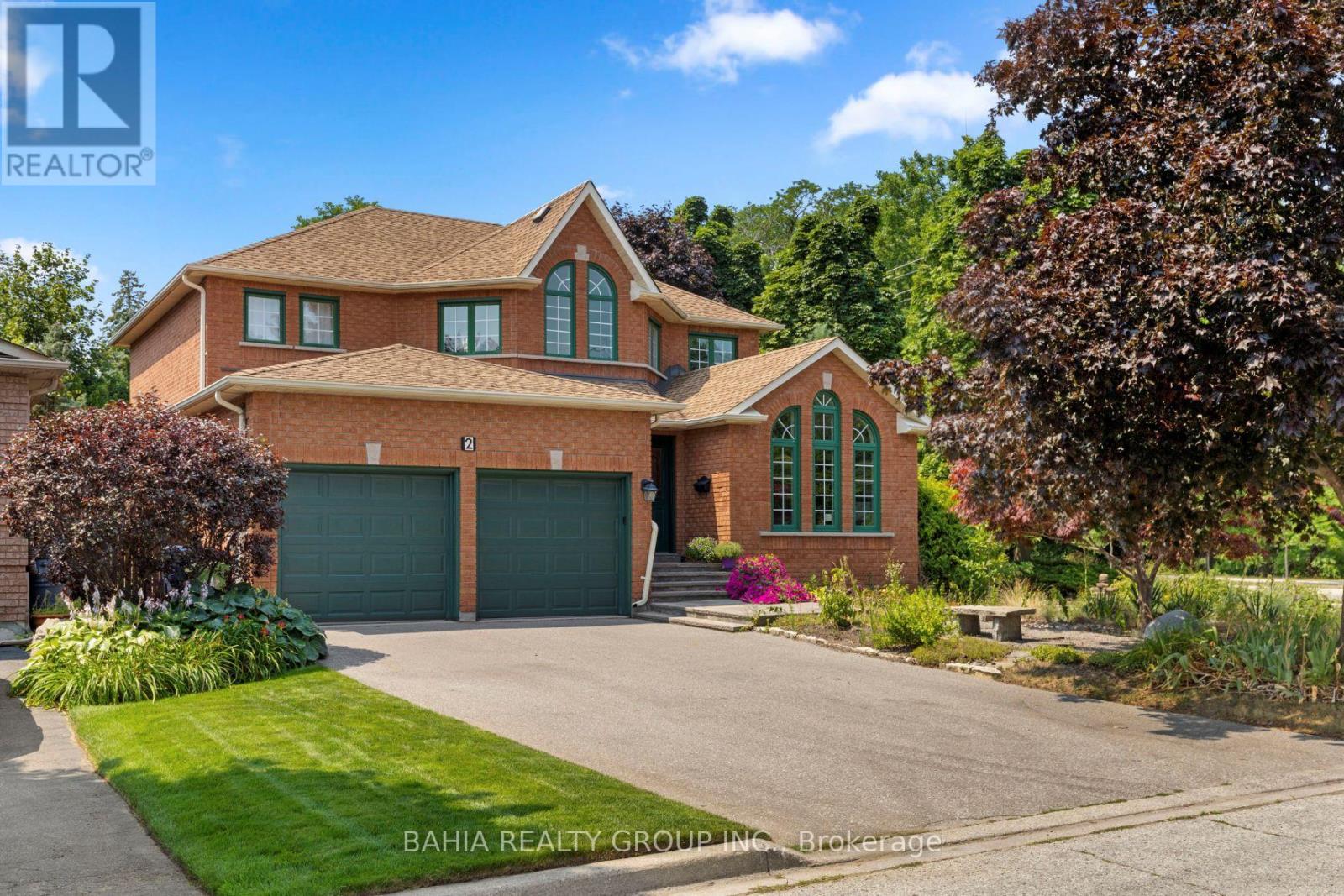 2 Tanis Cres, Toronto, ON M1C 4Z8