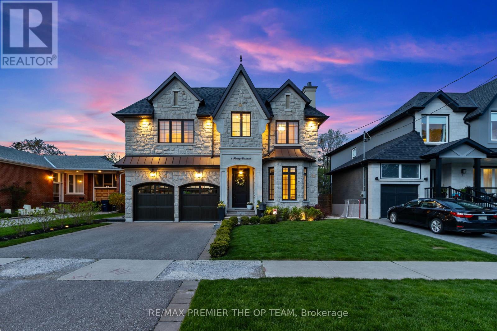 5 Storey Cres, Toronto, ON M9B 3C7
