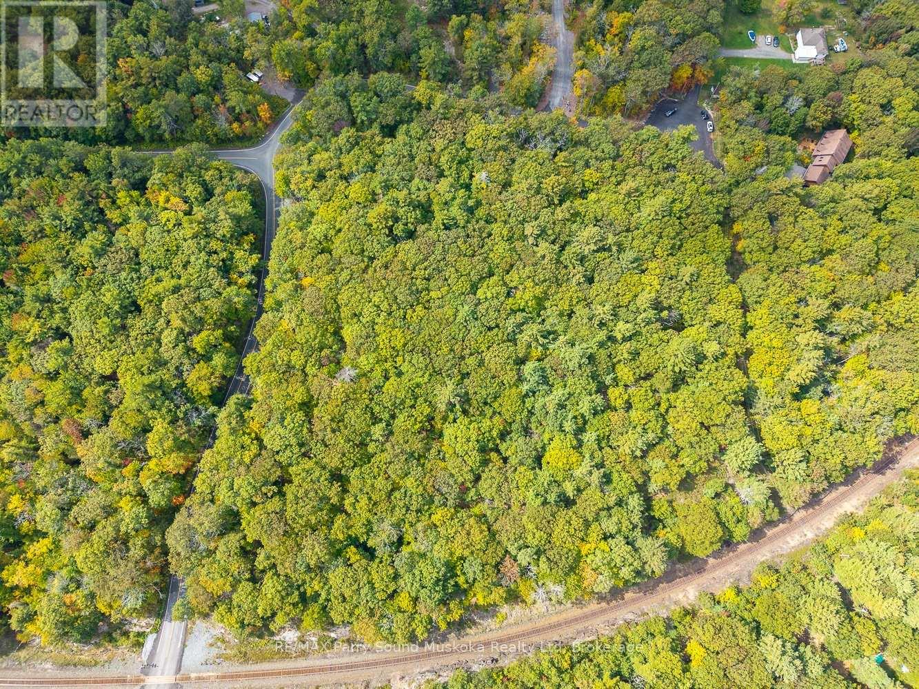 11 Oakridge Rd N, McDougall, ON P2A 2W9