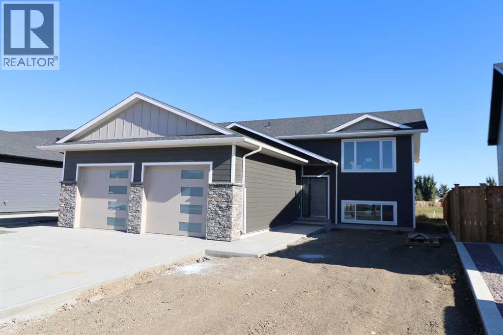 9 St Unit 327, Picture Butte, AB T0K 1V0