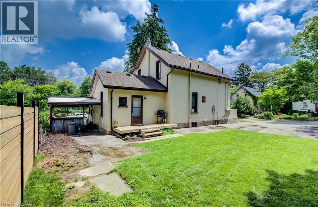 126 David St, Kitchener, ON N2G 1Y2