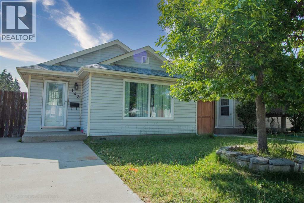 143 Castlegrove Rd NE, Calgary, AB T3J 1S5