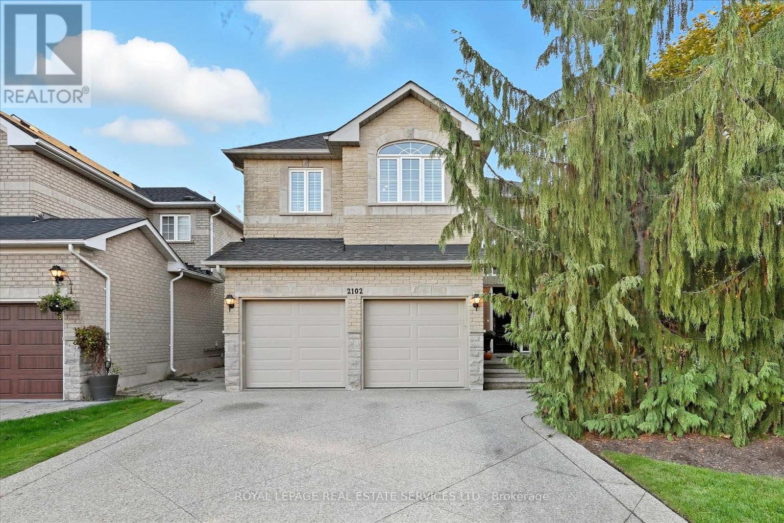 2102 Chatsworth Ave, Oakville, ON L6M 3X3