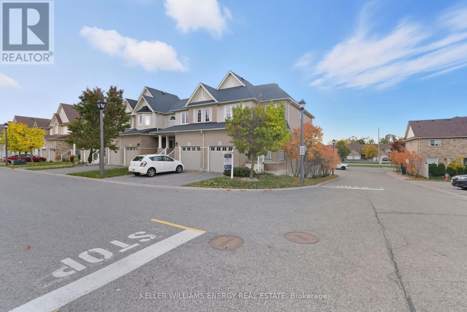 34 460 Woodmount Dr, Oshawa, ON L1K 0K3