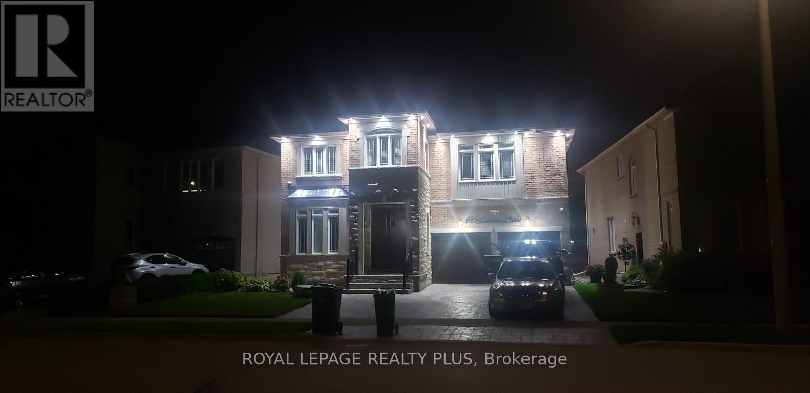 135 Earlsbridge Blvd, Brampton, ON L7A 3T7