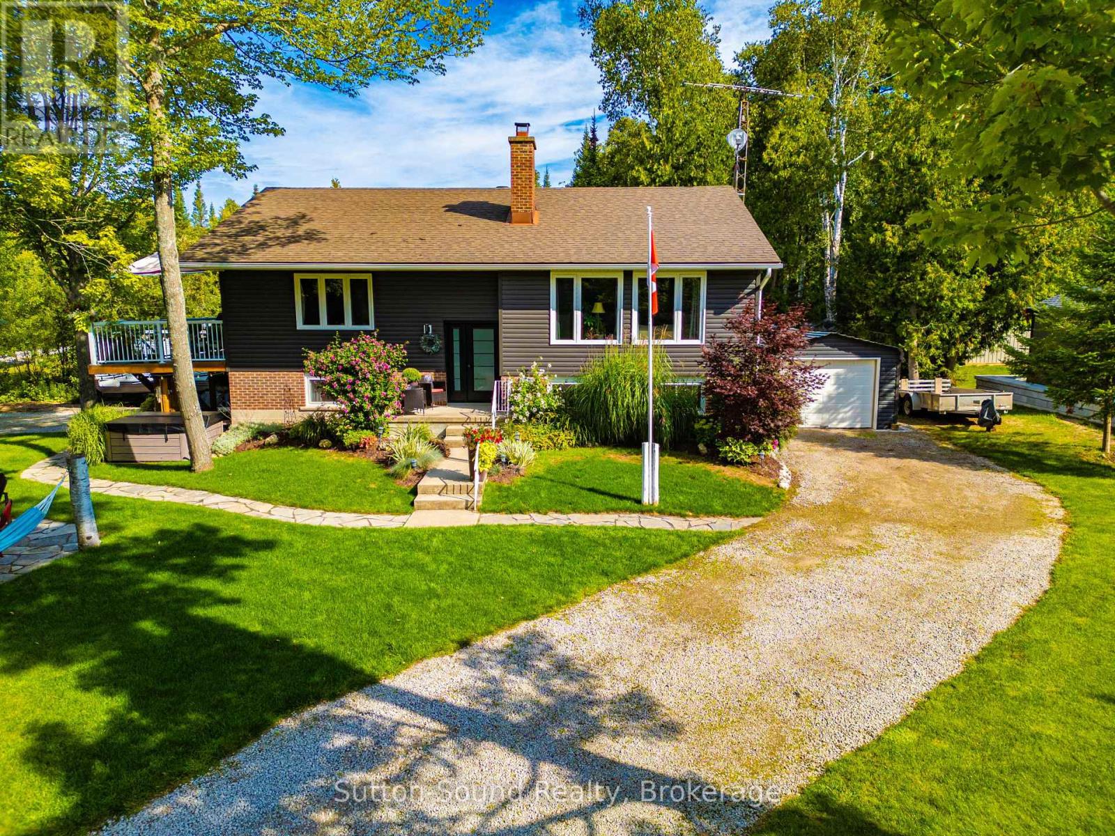 403 Simcoe Ave, South Bruce Peninsula, ON N0H 2G0