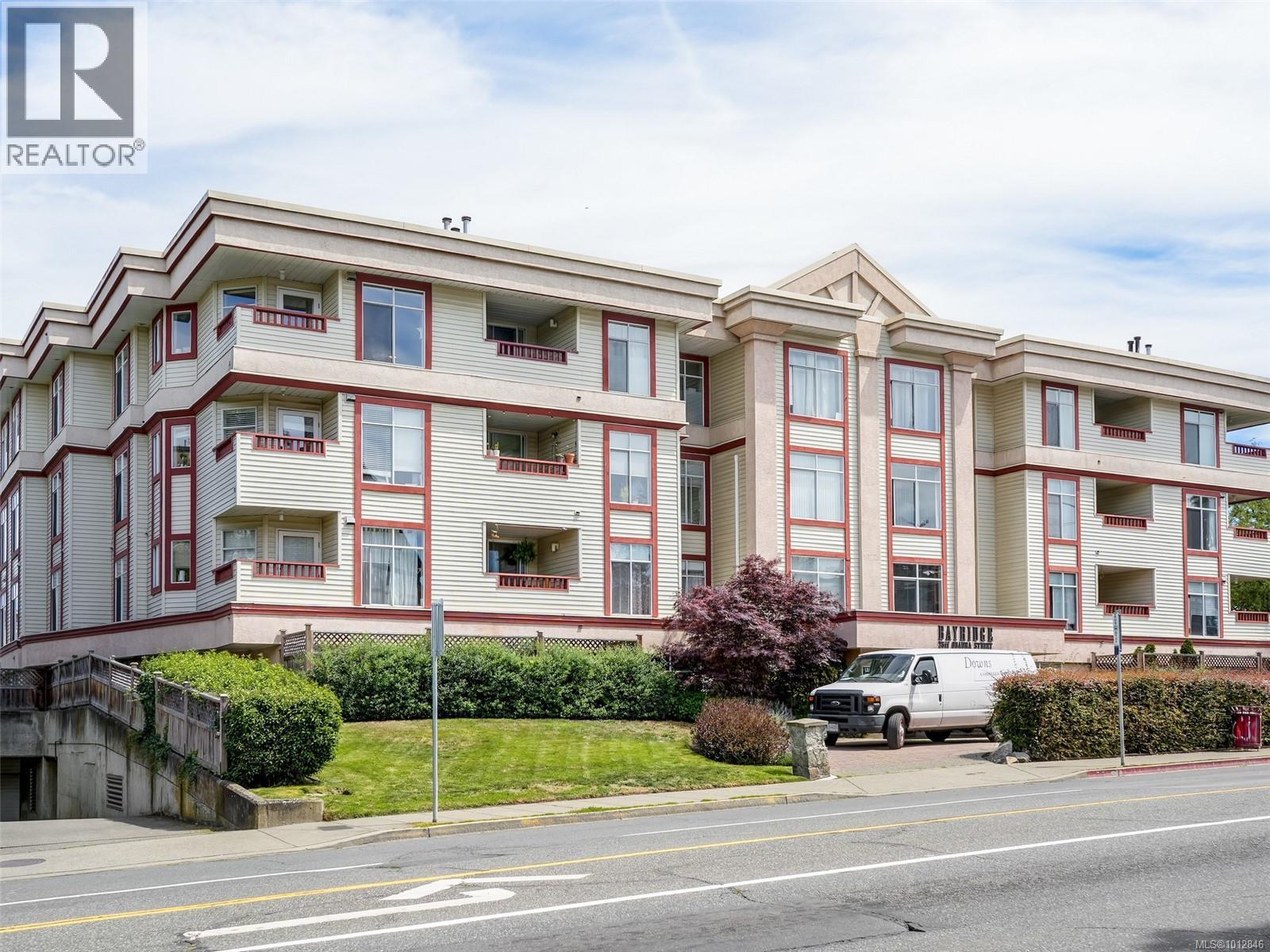 2511 Quadra St Unit 102 St, Victoria, BC V8T 4E1