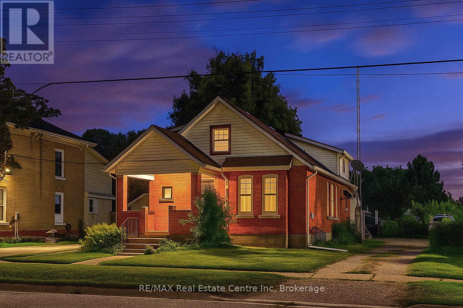 141 King St, Brant, ON N0E 1A0