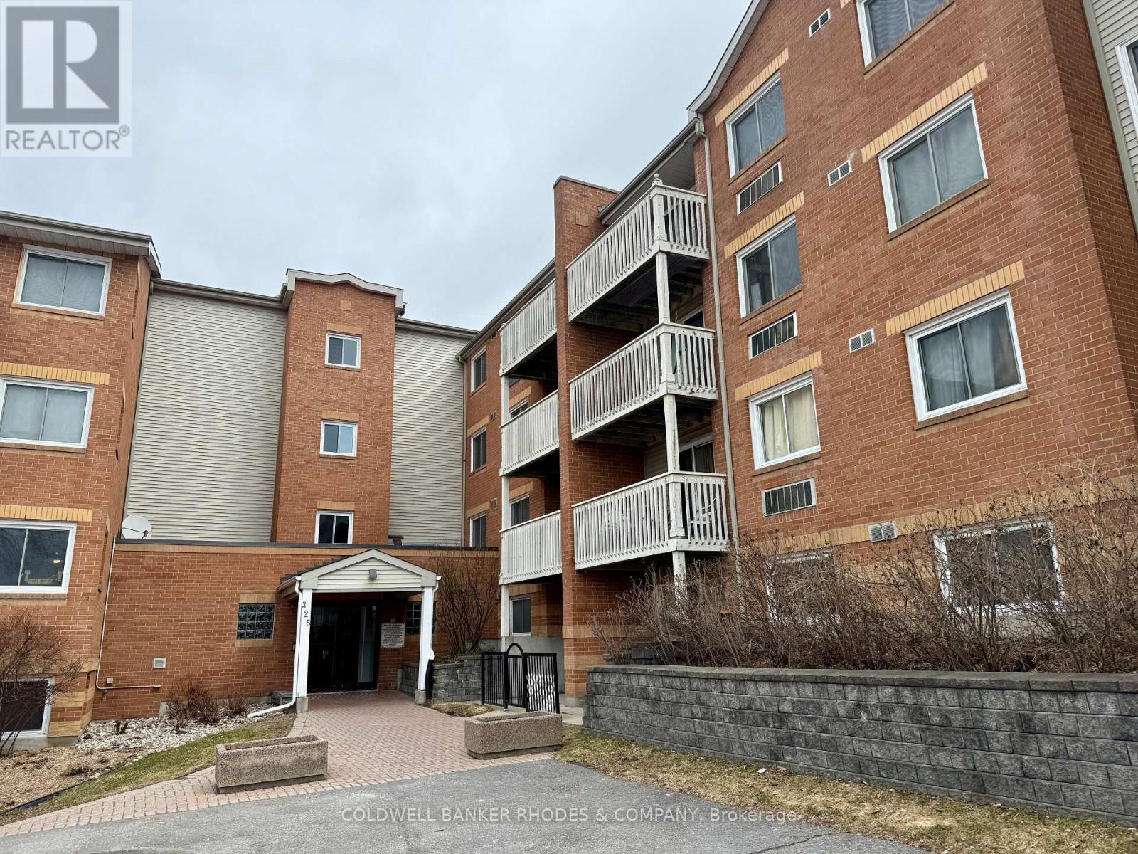 302 325 Centrum Blvd, Ottawa, ON K1E 3W8