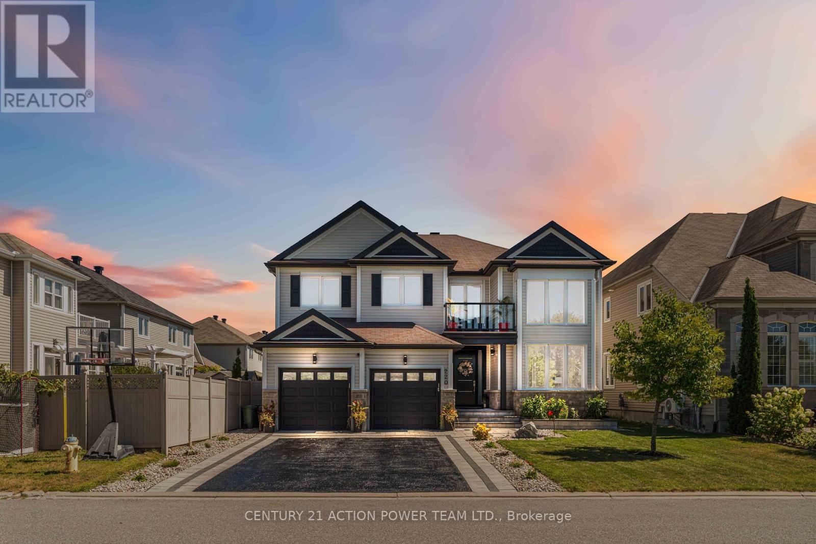 220 Radhika Ct, Ottawa, ON K1W 0B3