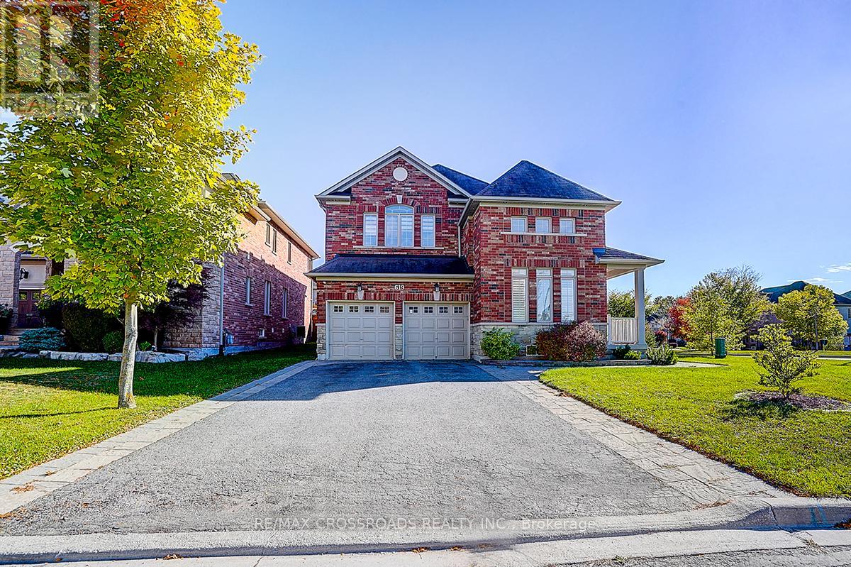 619 Fernbank Rd, Newmarket, ON L3X 3E4