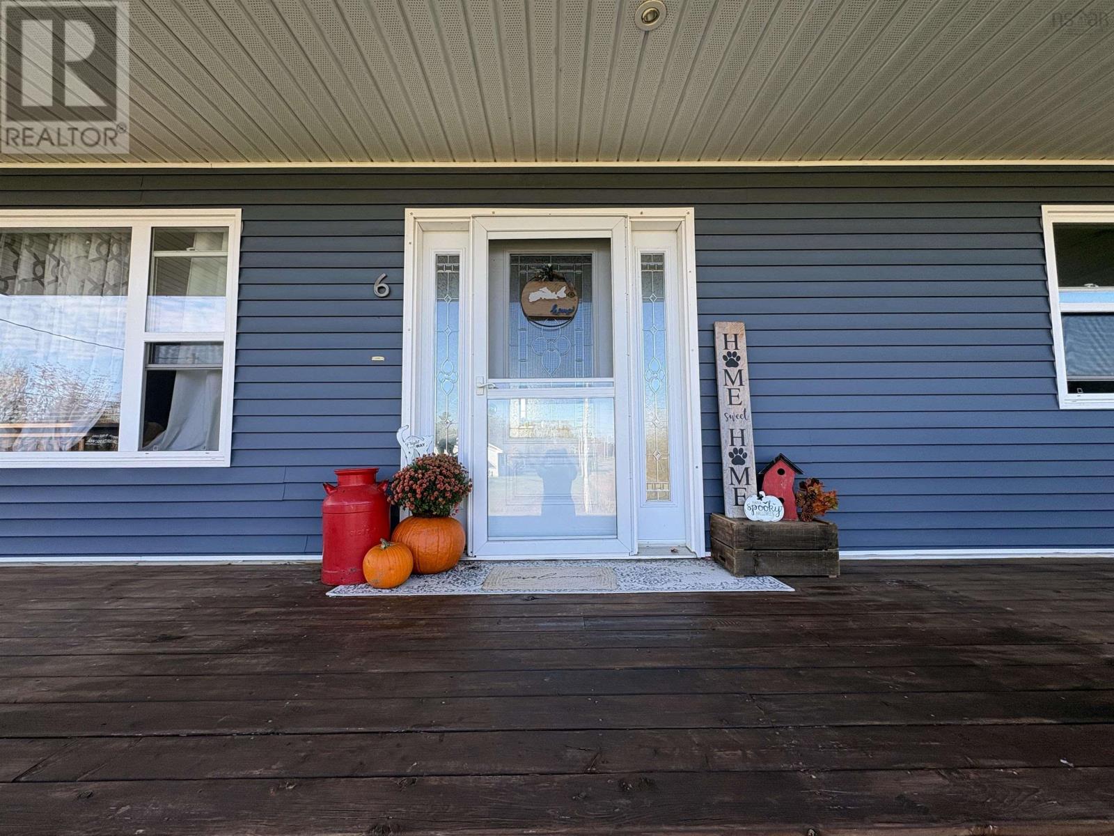 6 Roslindale Dr, Truro Heights, NS B6L 1T2