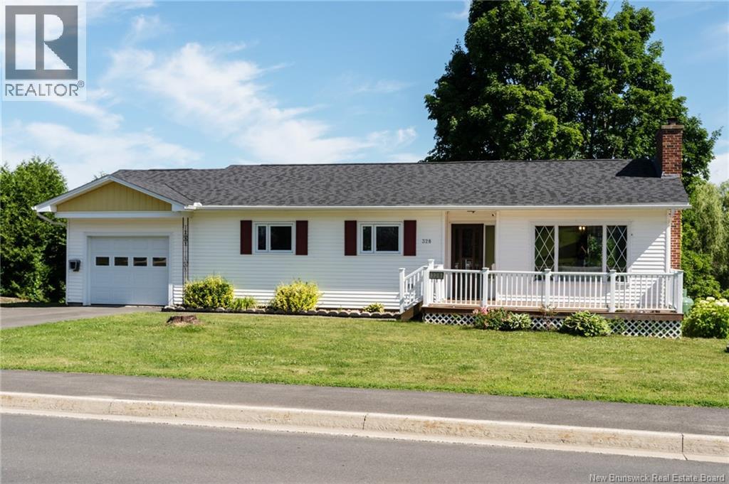 328 Macdonald Ave, Oromocto, NB E2V 1A7