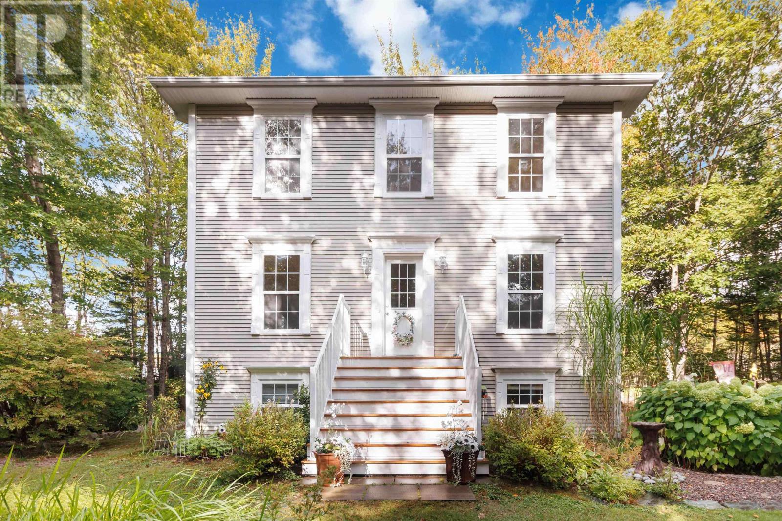 48 Rustic Rdg, Upper Tantallon, NS B3Z 1L3
