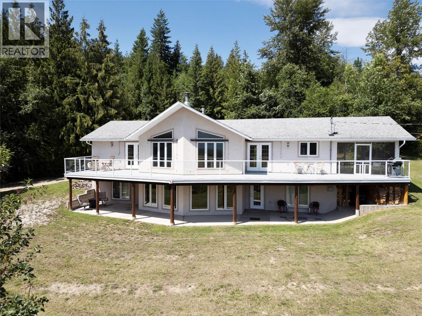 284 Gunterellison Rd, Enderby, BC V4Y 4L9