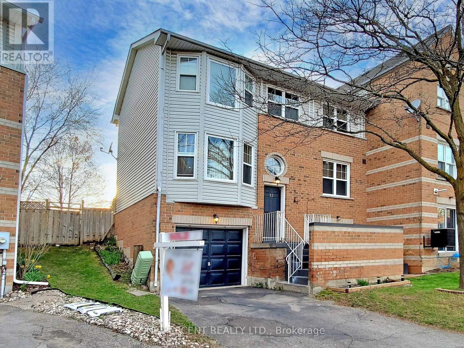 56 32 Brandy Lane Way, Newmarket, ON L3Y 8P7