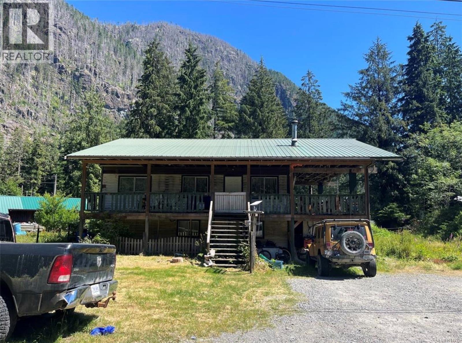 619 Keno Cres, Zeballos, BC V0P 2A0