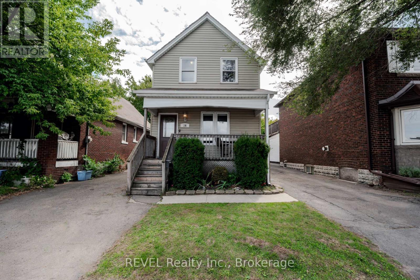 24 Imperial St, Hamilton, ON L8L 4E3