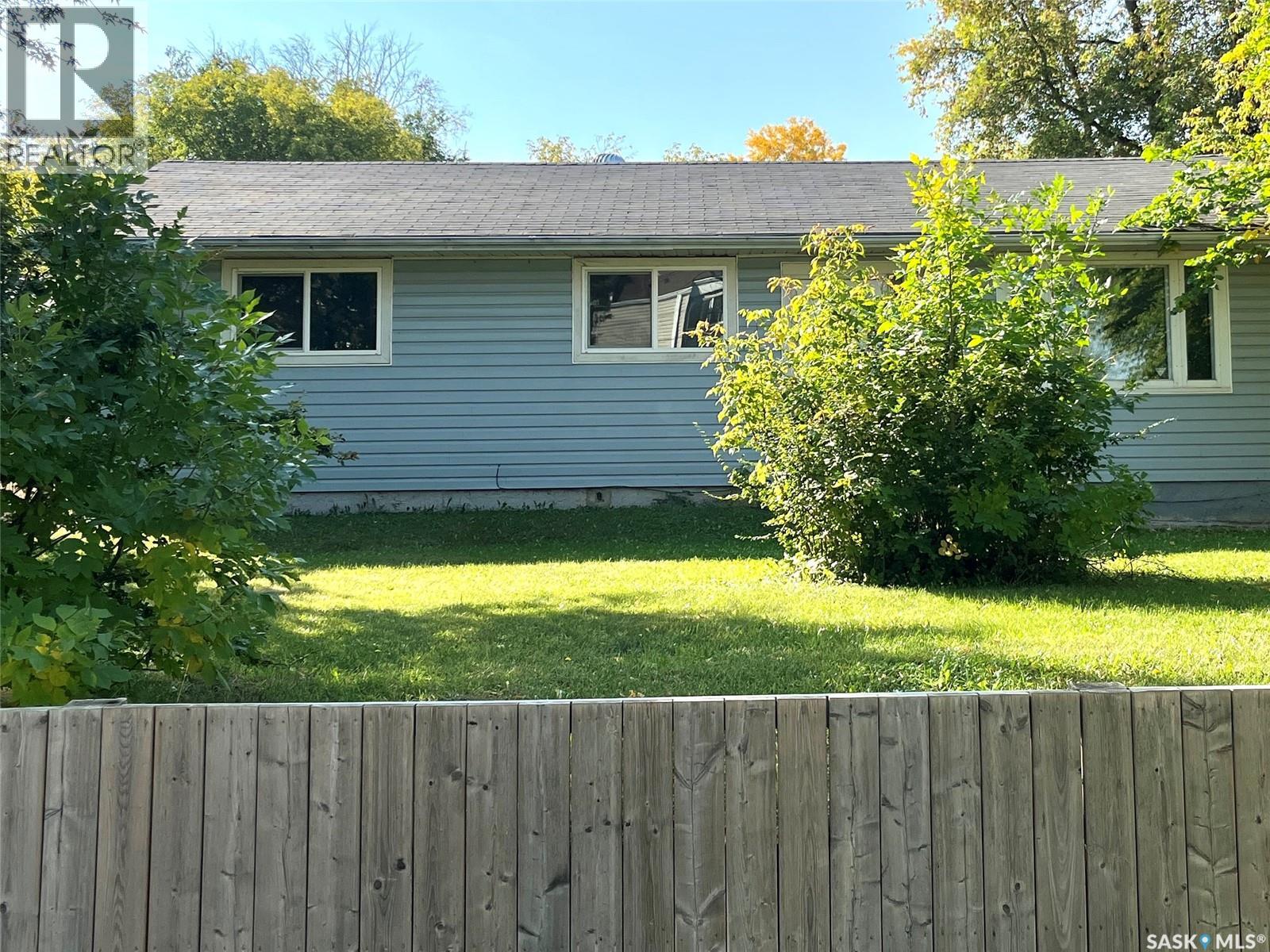 59 18 Street East, Prince Albert, SK S6V 1H1