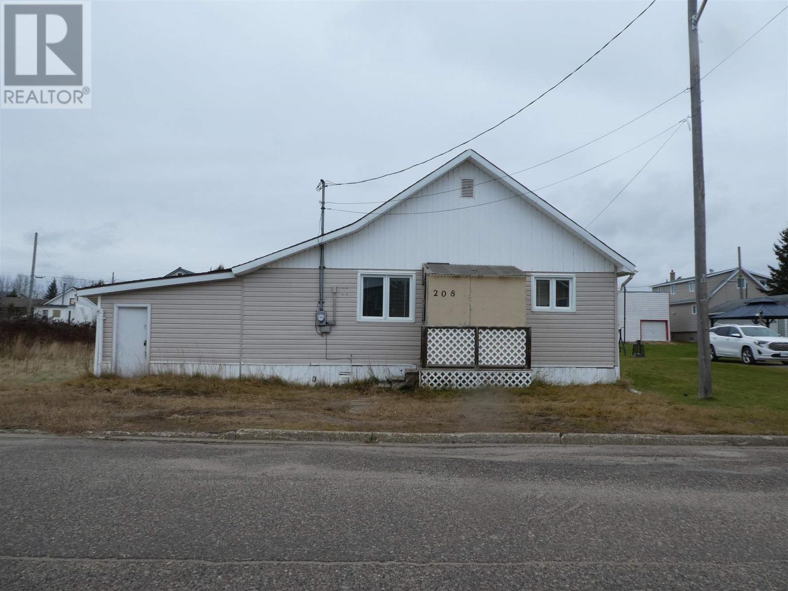 208 Third Ave SE, Greenstone, ON P0T 1M0