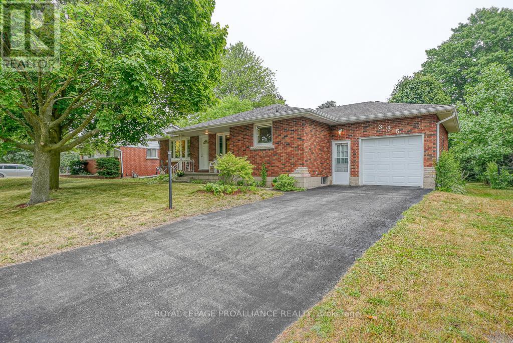 335 Delcrest Ave E, Norfolk Delhi, ON N4B 2S8
